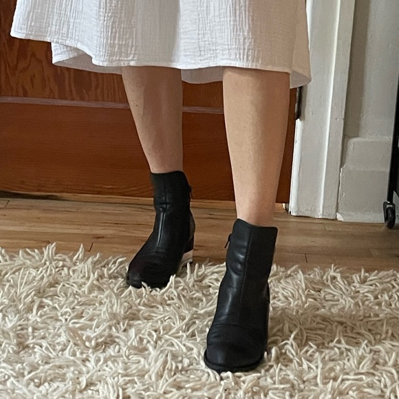 Jeffrey Campbell Black Genuine Leather Ankle Boot with Clear Heel - Picture 10 of 11